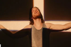 Read more about the article Bo Burnham Biography, Age, Net Worth, Career, Married, Salary, Height, and Weight