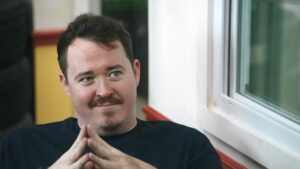 Read more about the article Shane Gillis Biography: Age, Net Worth, Career, and Controversy