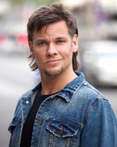 Read more about the article Theo Von Biography: Age, Net Worth, Career, and Personal Life of the American Stand-up Comedian