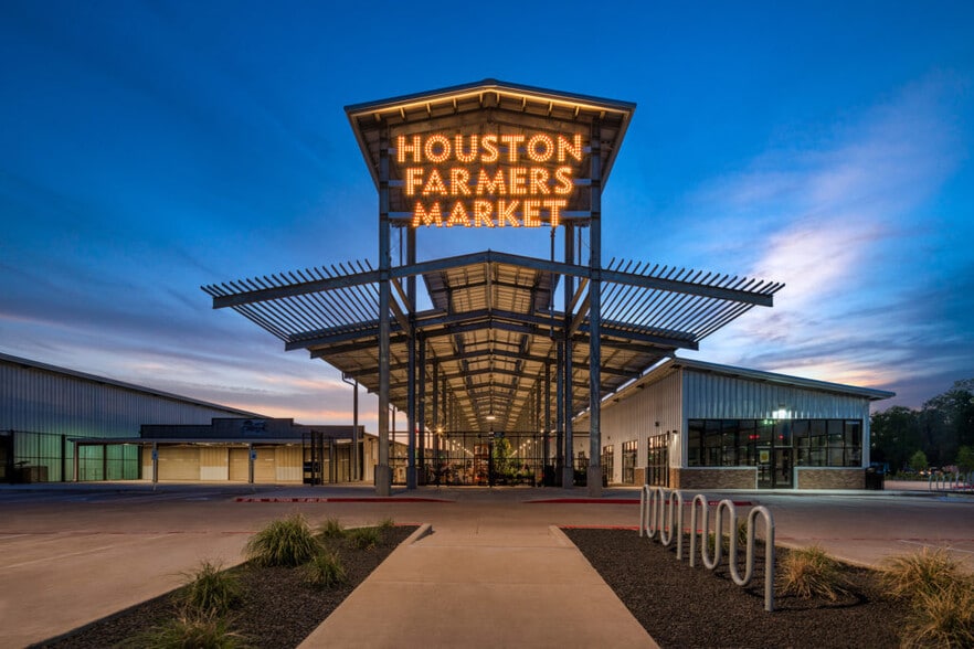 Read more about the article Farmers Markets Boost Local Produce, Sustainable Practices, and Community Resilience
