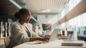 Read more about the article Kenyan Businesses Thrive with Digital Marketing Strategies in E-commerce