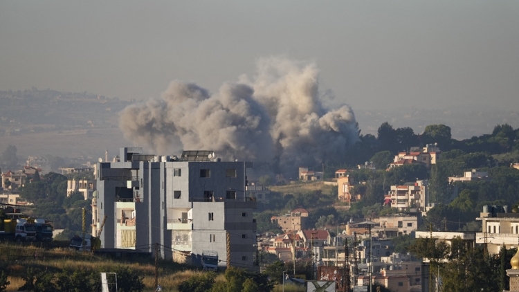 Read more about the article Latest Update on EN DIRECT – Guerre au Moyen-Orient : Israël annonce des frappes imminentes contre le Hezbollah dans la ville de Sarafand au Liban